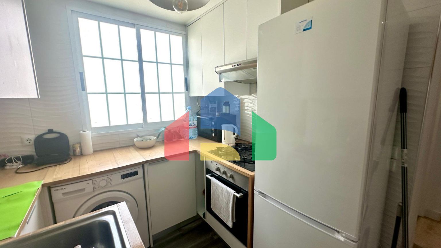 Продается просторная, светлая квартира в Аликанте — район Каролинас-Альтас