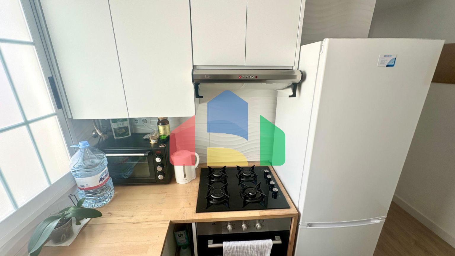 Продается просторная, светлая квартира в Аликанте — район Каролинас-Альтас