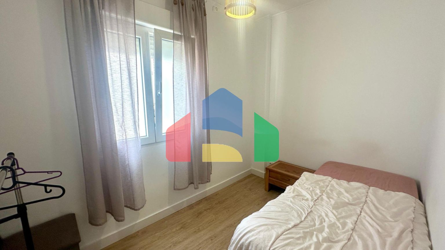 Продается просторная, светлая квартира в Аликанте — район Каролинас-Альтас