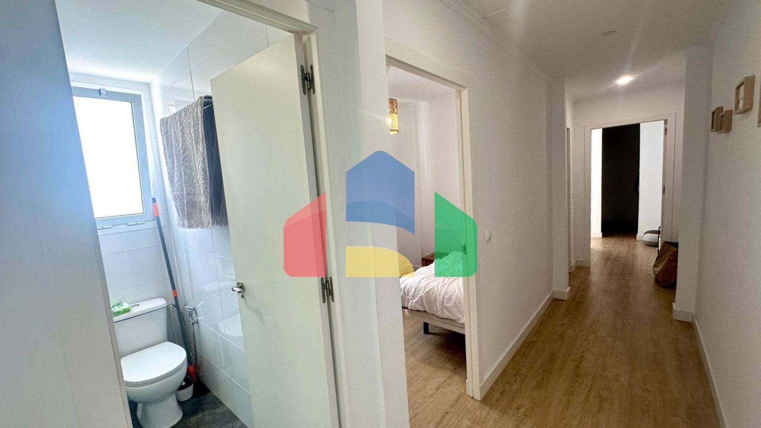 Продается просторная, светлая квартира в Аликанте — район Каролинас-Альтас