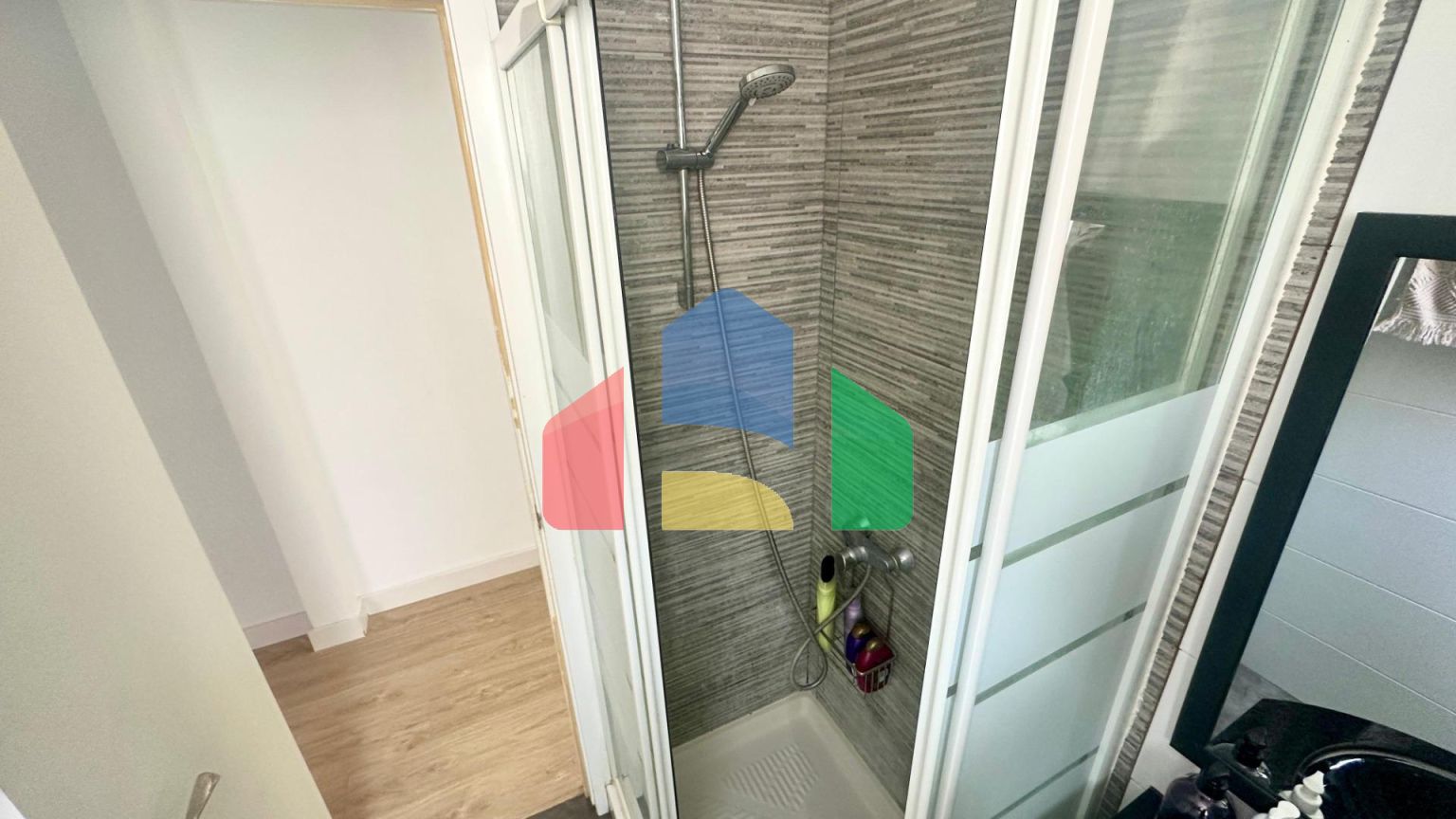 Продается просторная, светлая квартира в Аликанте — район Каролинас-Альтас