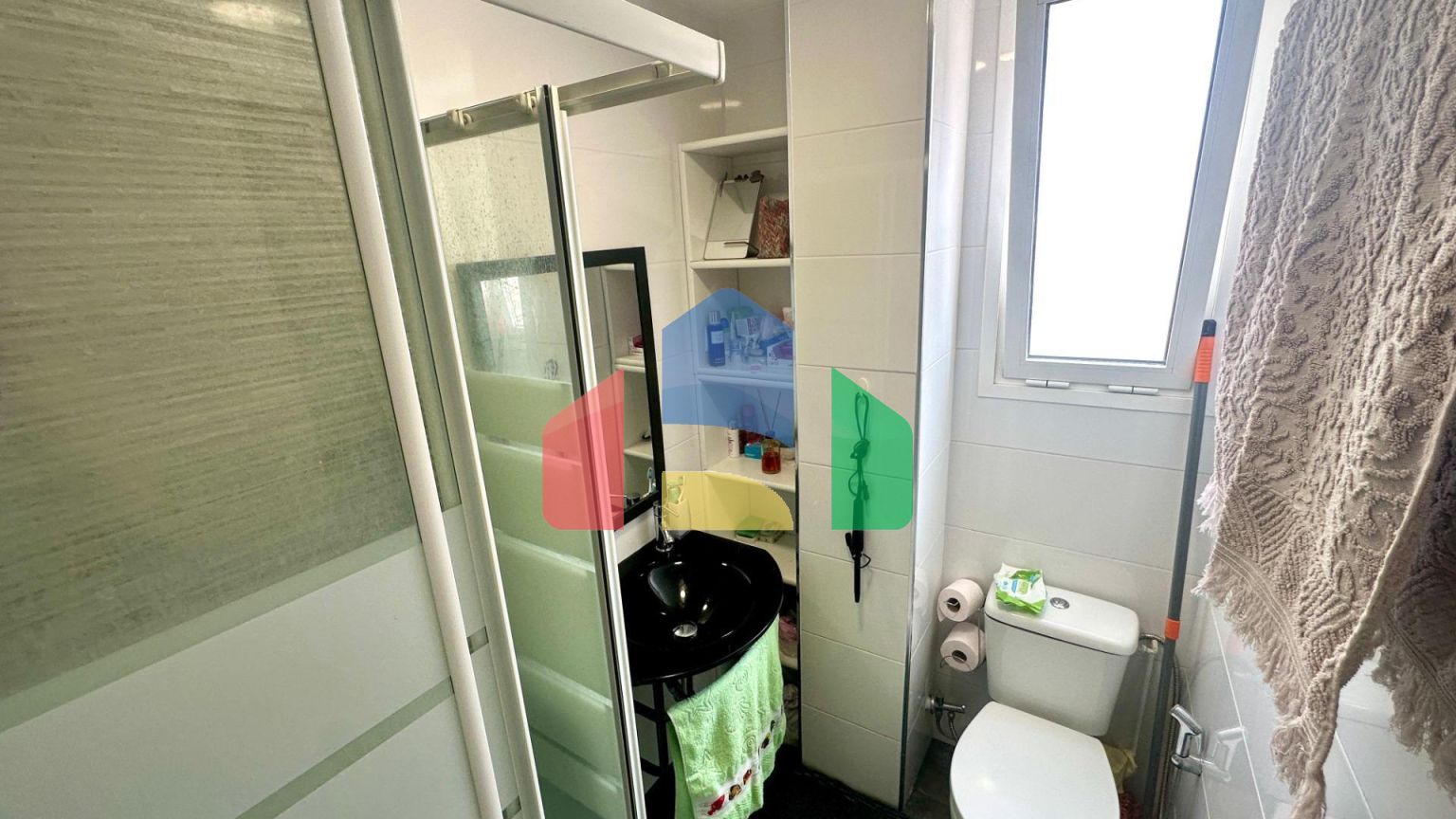 Продается просторная, светлая квартира в Аликанте — район Каролинас-Альтас