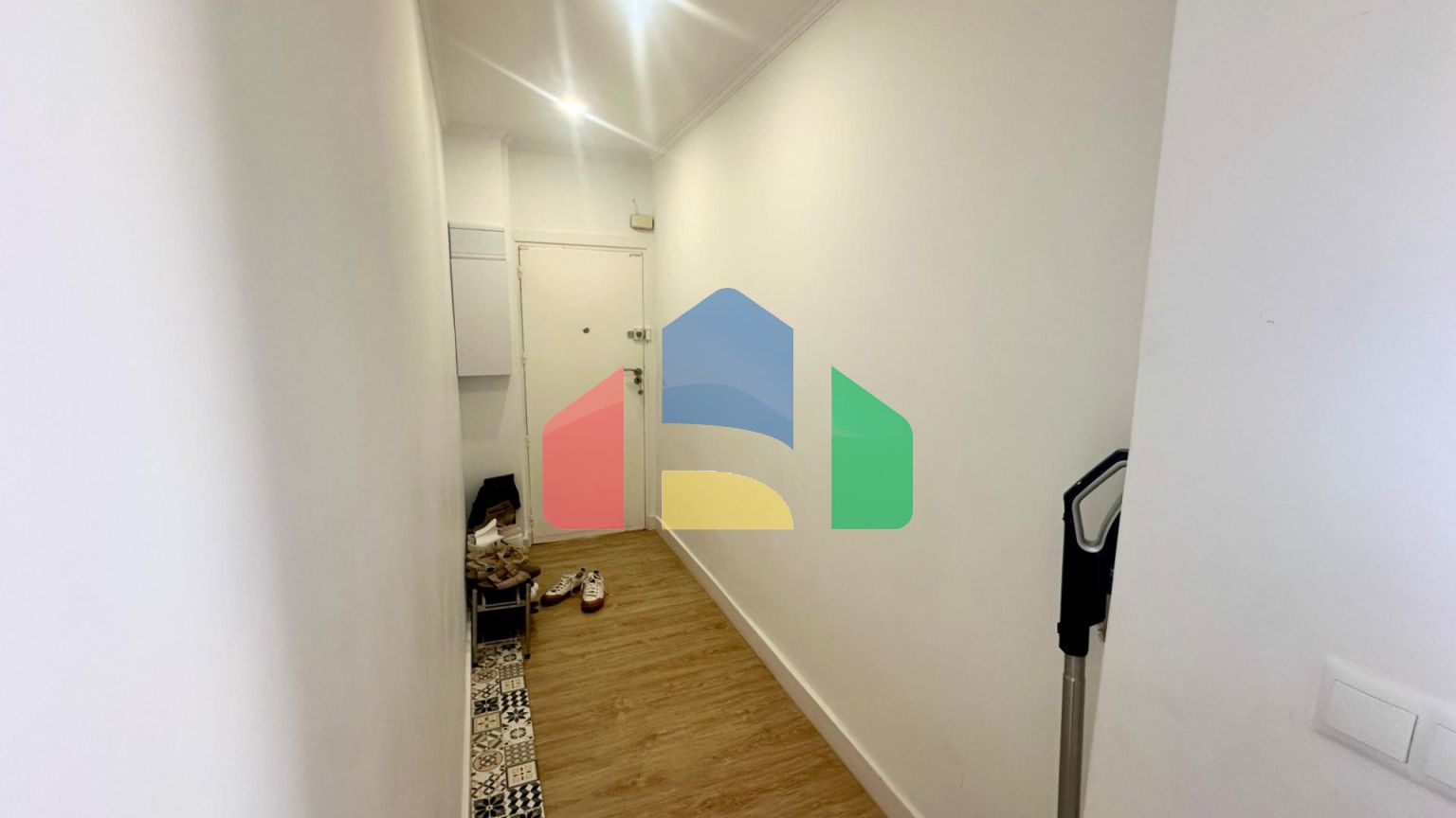 Продается просторная, светлая квартира в Аликанте — район Каролинас-Альтас