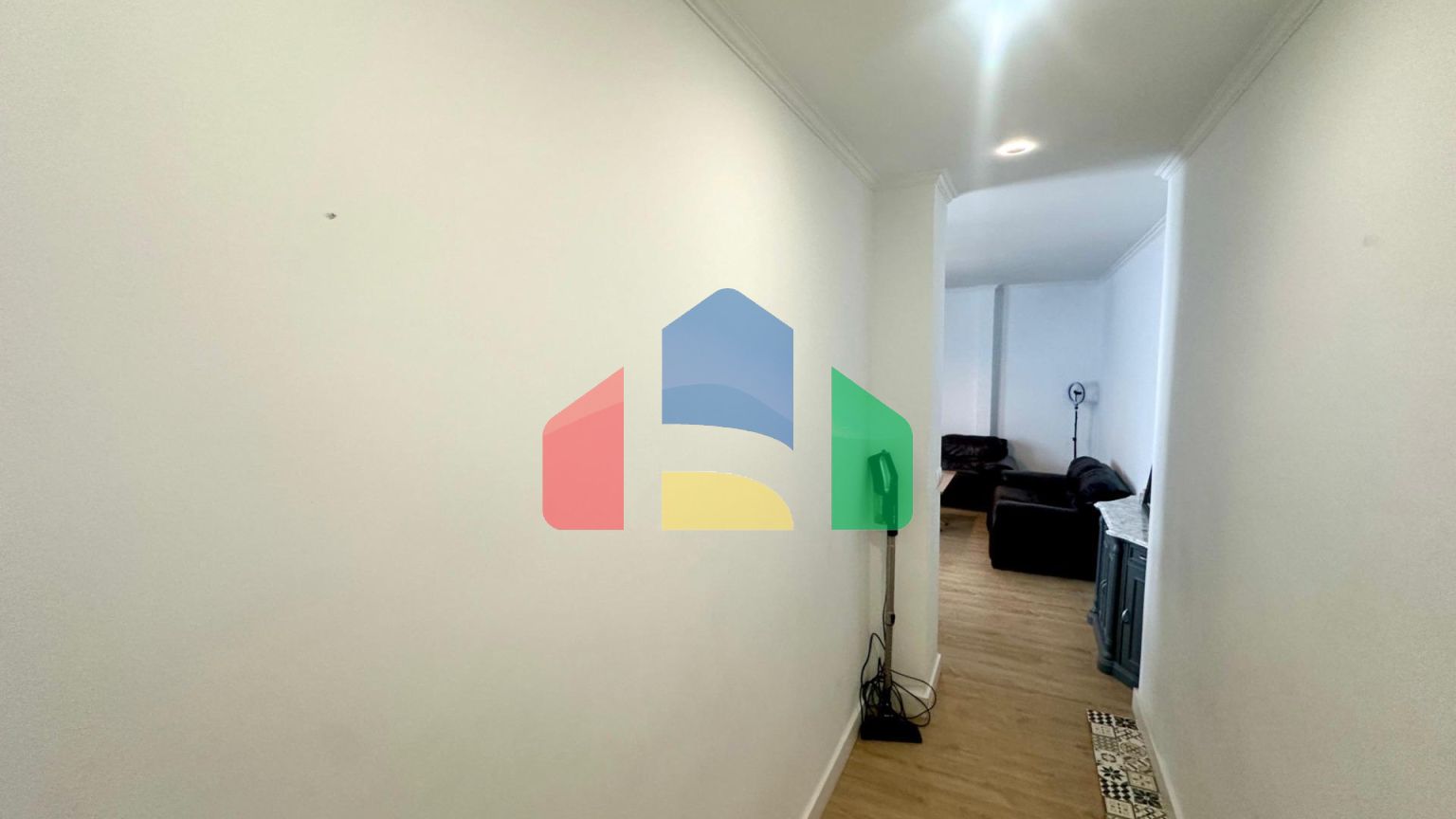 Продается просторная, светлая квартира в Аликанте — район Каролинас-Альтас