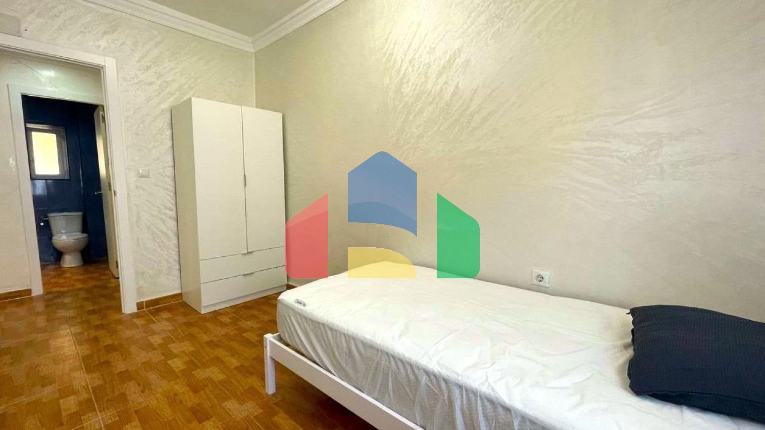 Продажа квартиры (La Florida)  3 спальни + салон с балконом.