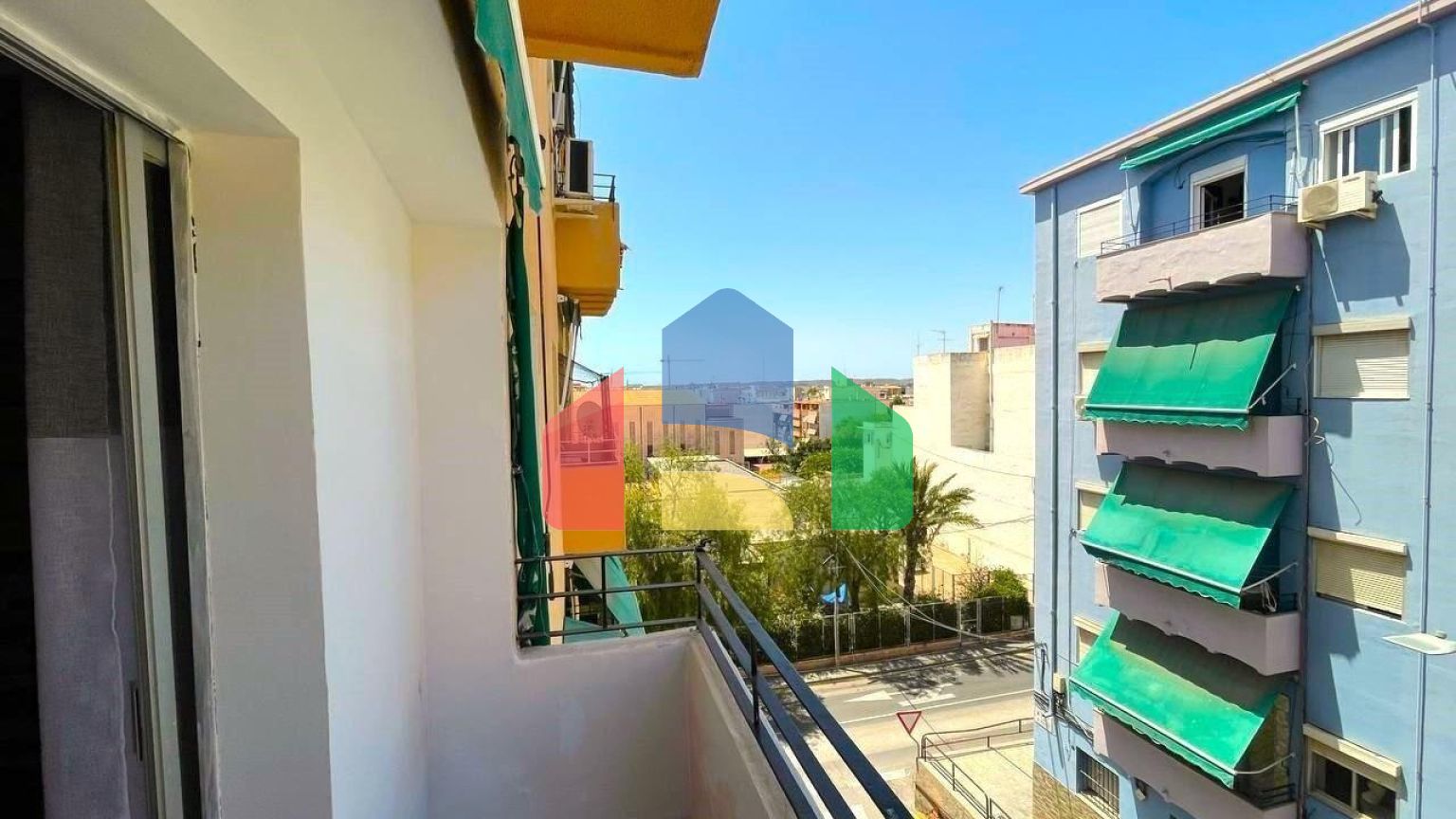 Продажа квартиры (La Florida)  3 спальни + салон с балконом.