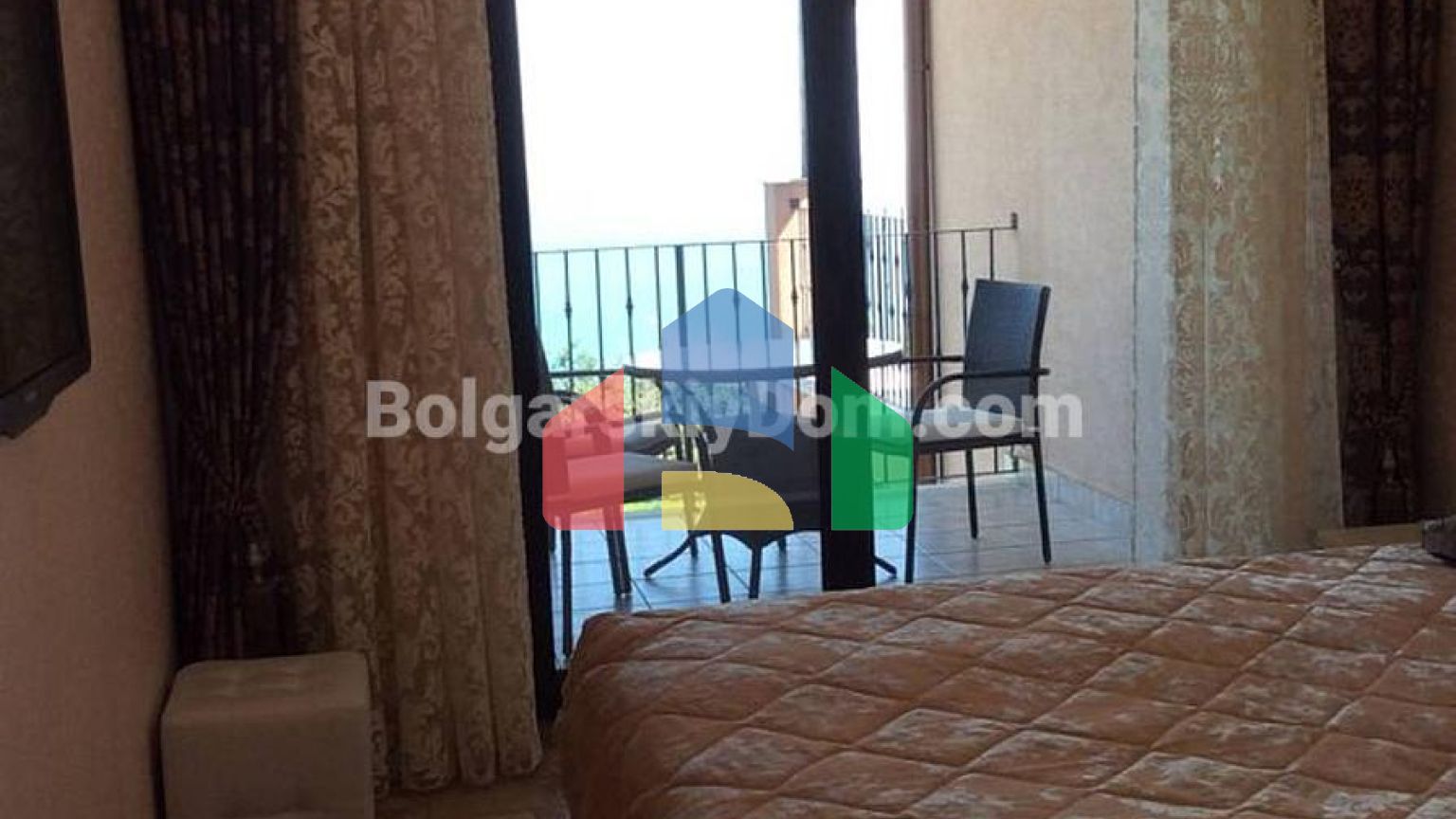 Трехкомнатная квартира в Калиакрия