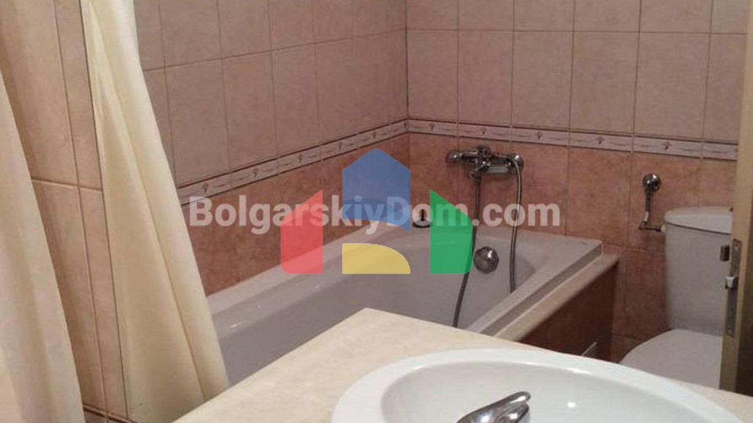 Трехкомнатная квартира в Калиакрия