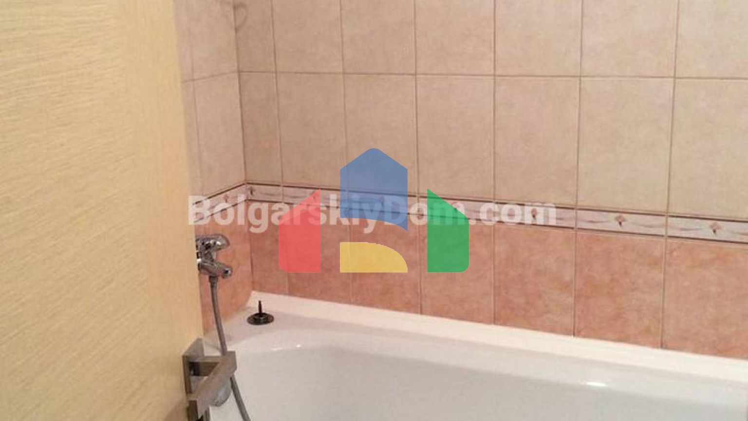 Трехкомнатная квартира в Калиакрия