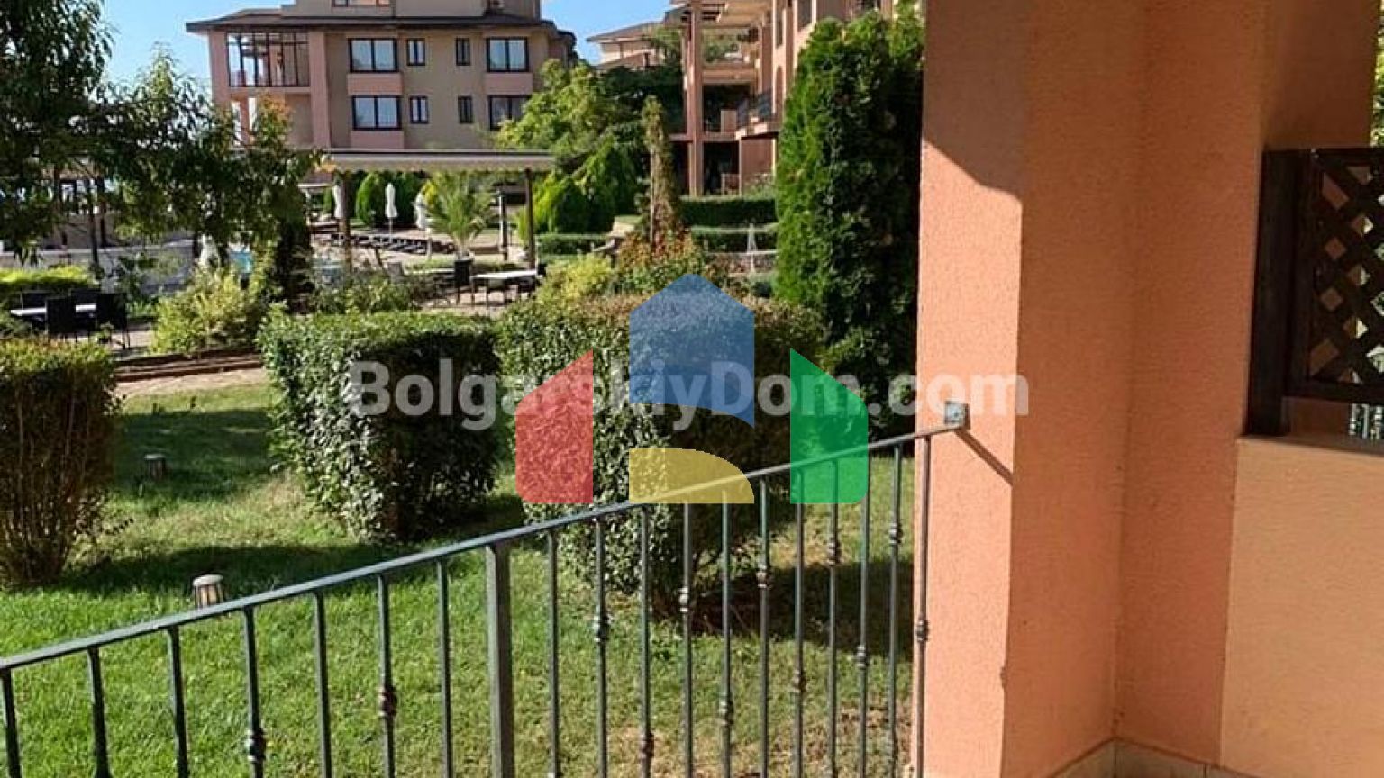 Трикімнатна квартира в Каліакрія Біч Резорт