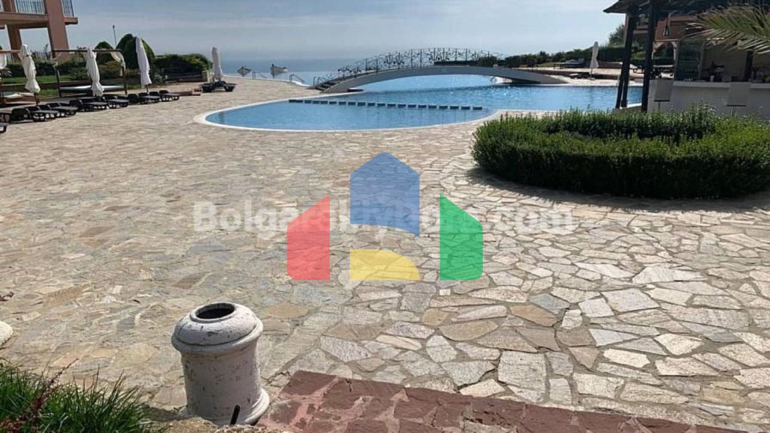 Трикімнатна квартира в Каліакрія Біч Резорт