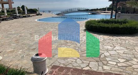 Трикімнатна квартира в Каліакрія Біч Резорт