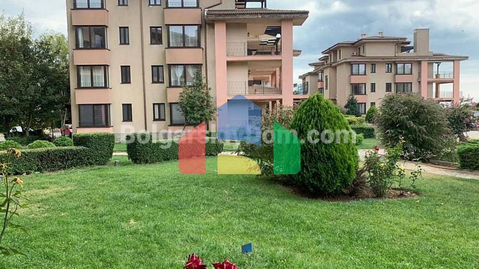 Трикімнатна квартира в Каліакрія Біч Резорт