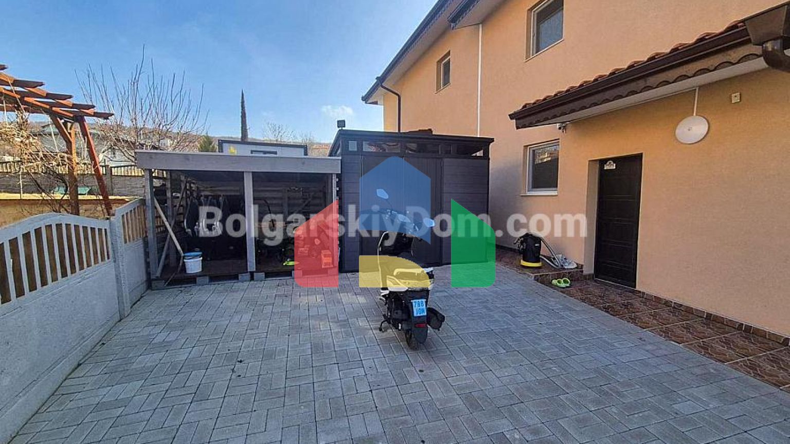 Приватний будинок в Кошариці