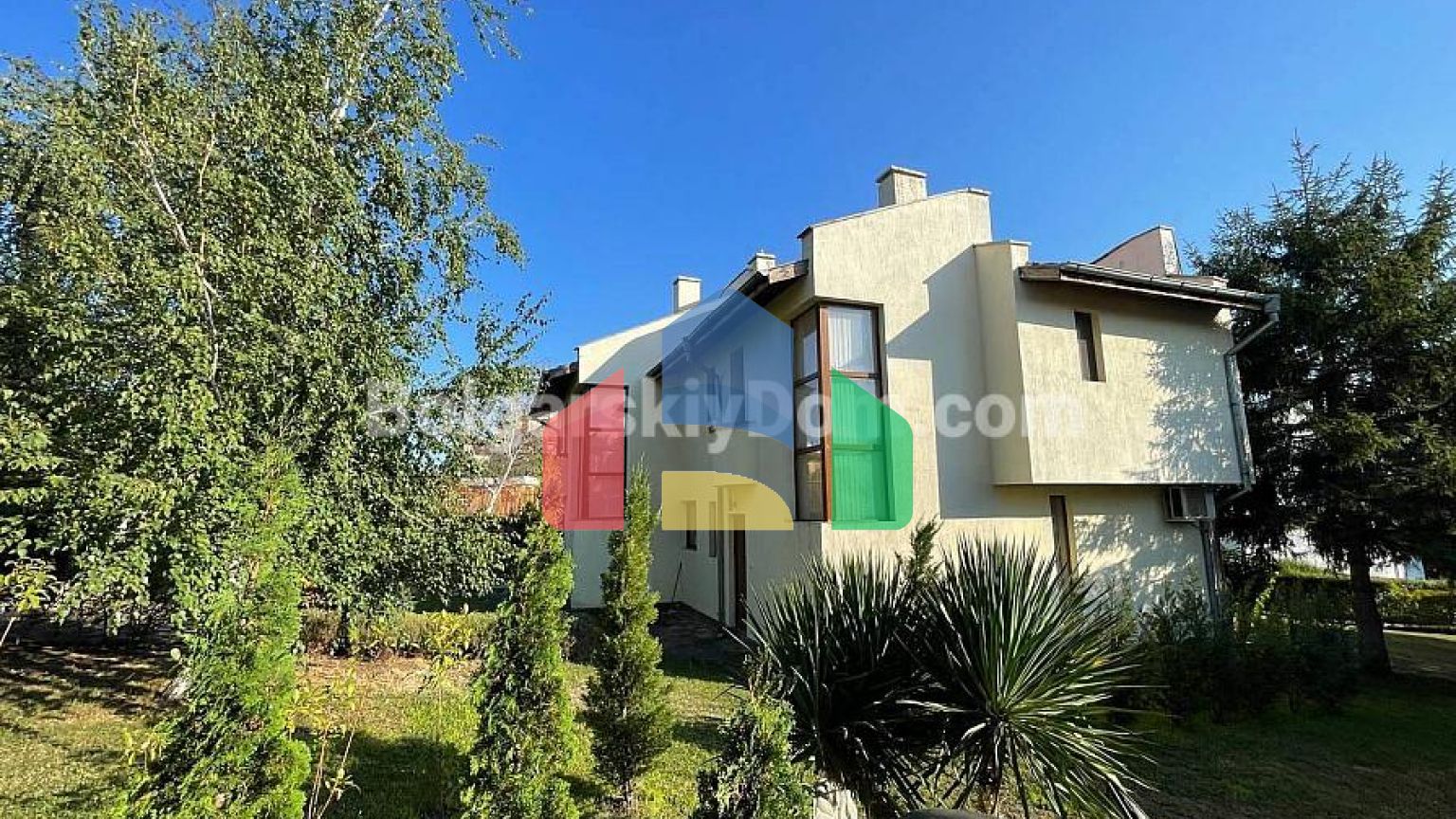 Будинок в Алмонд Хілл Віллас