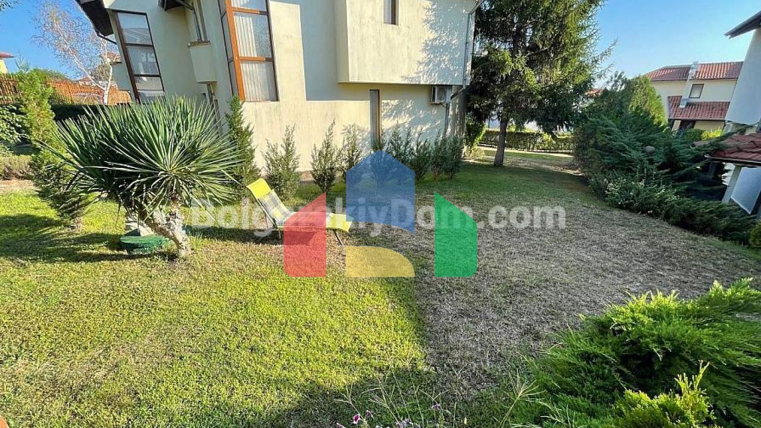 Будинок в Алмонд Хілл Віллас