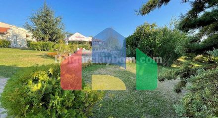 Будинок в Алмонд Хілл Віллас