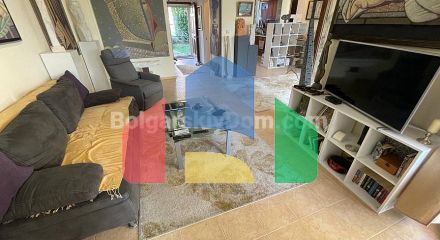 Будинок в Алмонд Хілл Віллас