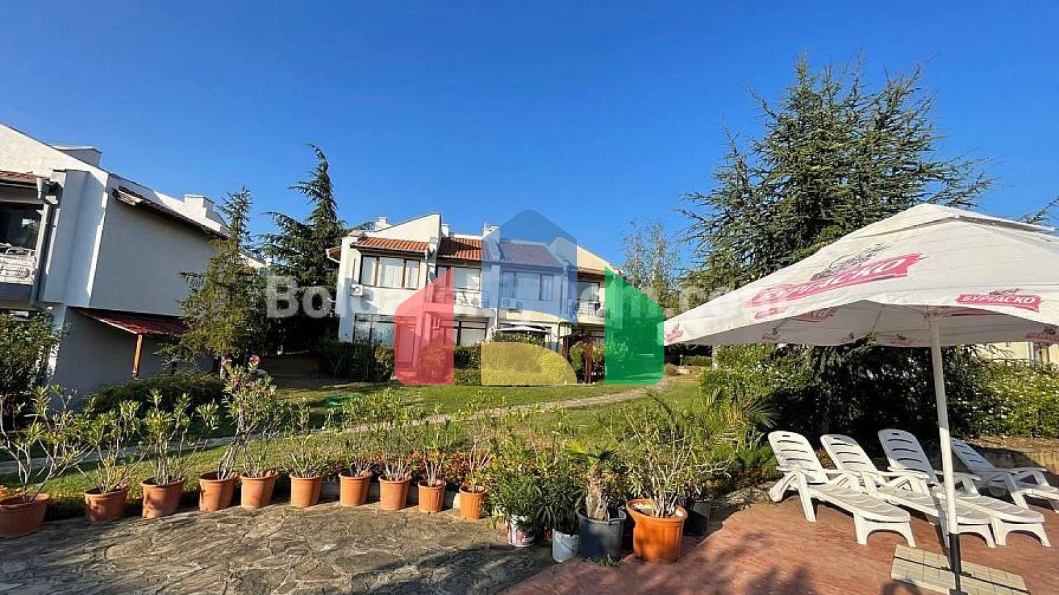 Будинок в Алмонд Хілл Віллас