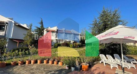 Будинок в Алмонд Хілл Віллас