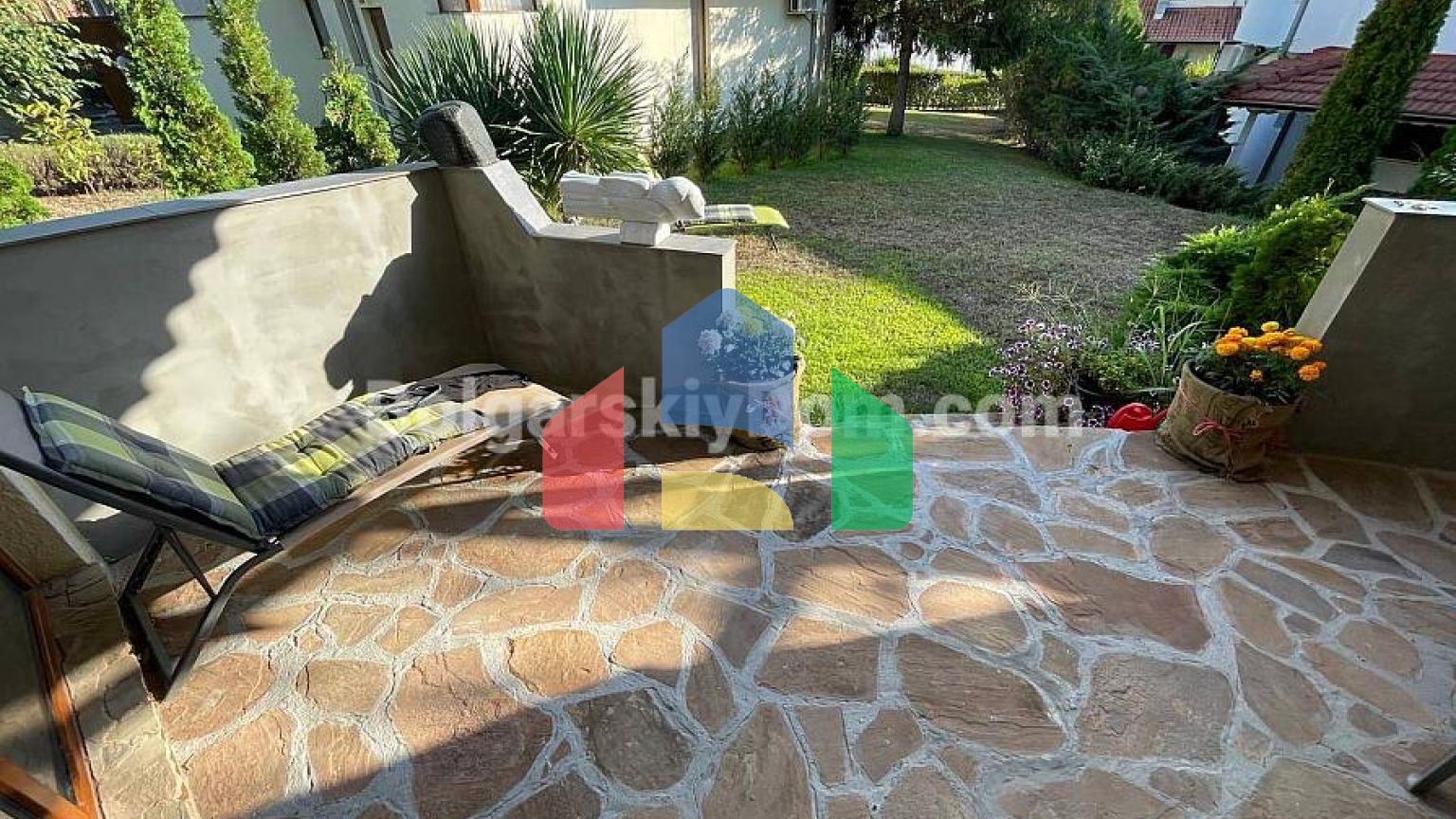 Будинок в Алмонд Хілл Віллас