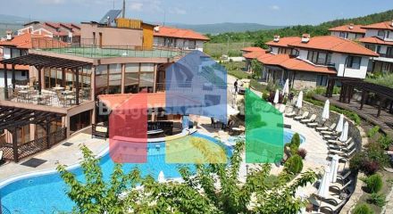 Трикімнатна квартира в Бей В'ю Віллас