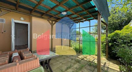 Двухэтажный дом в Кошарица