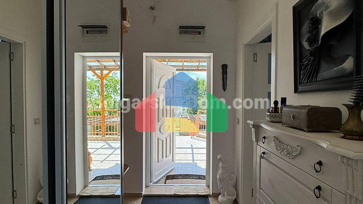 Двухэтажный дом в Кошарица