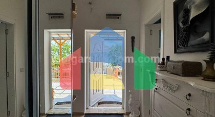 Двухэтажный дом в Кошарица