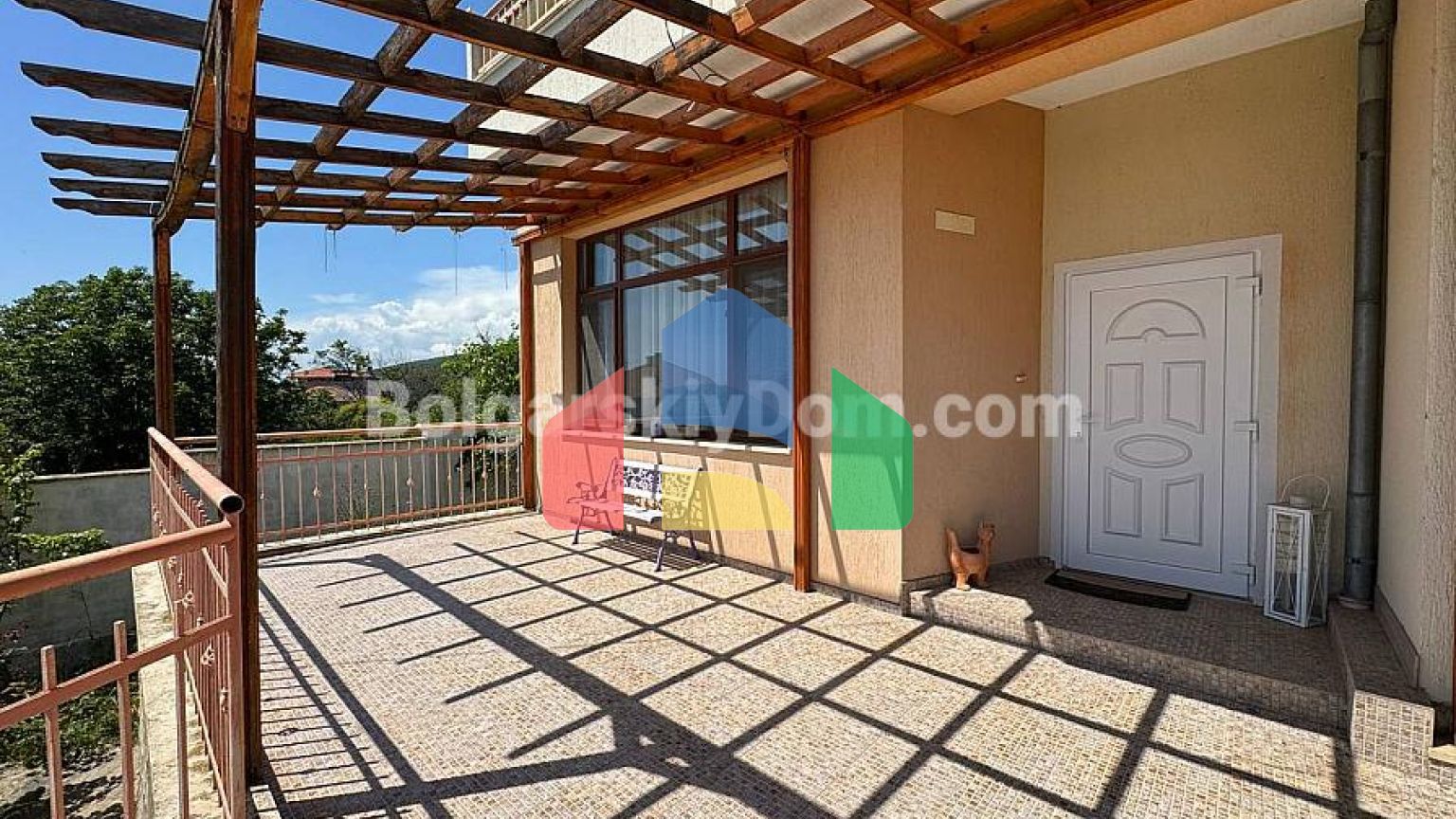 Двухэтажный дом в Кошарица