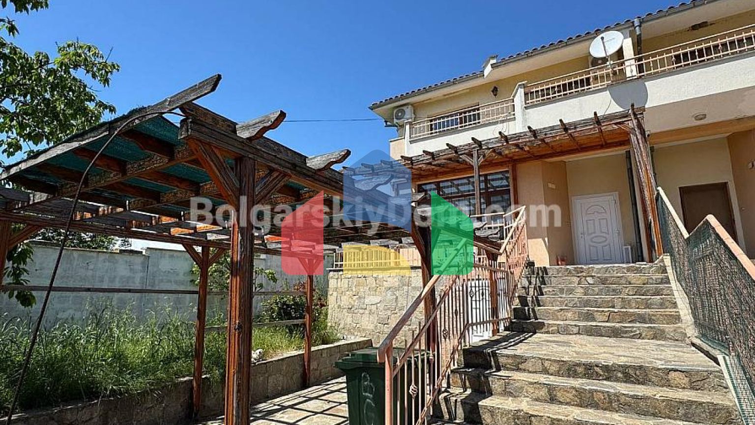 Двухэтажный дом в Кошарица