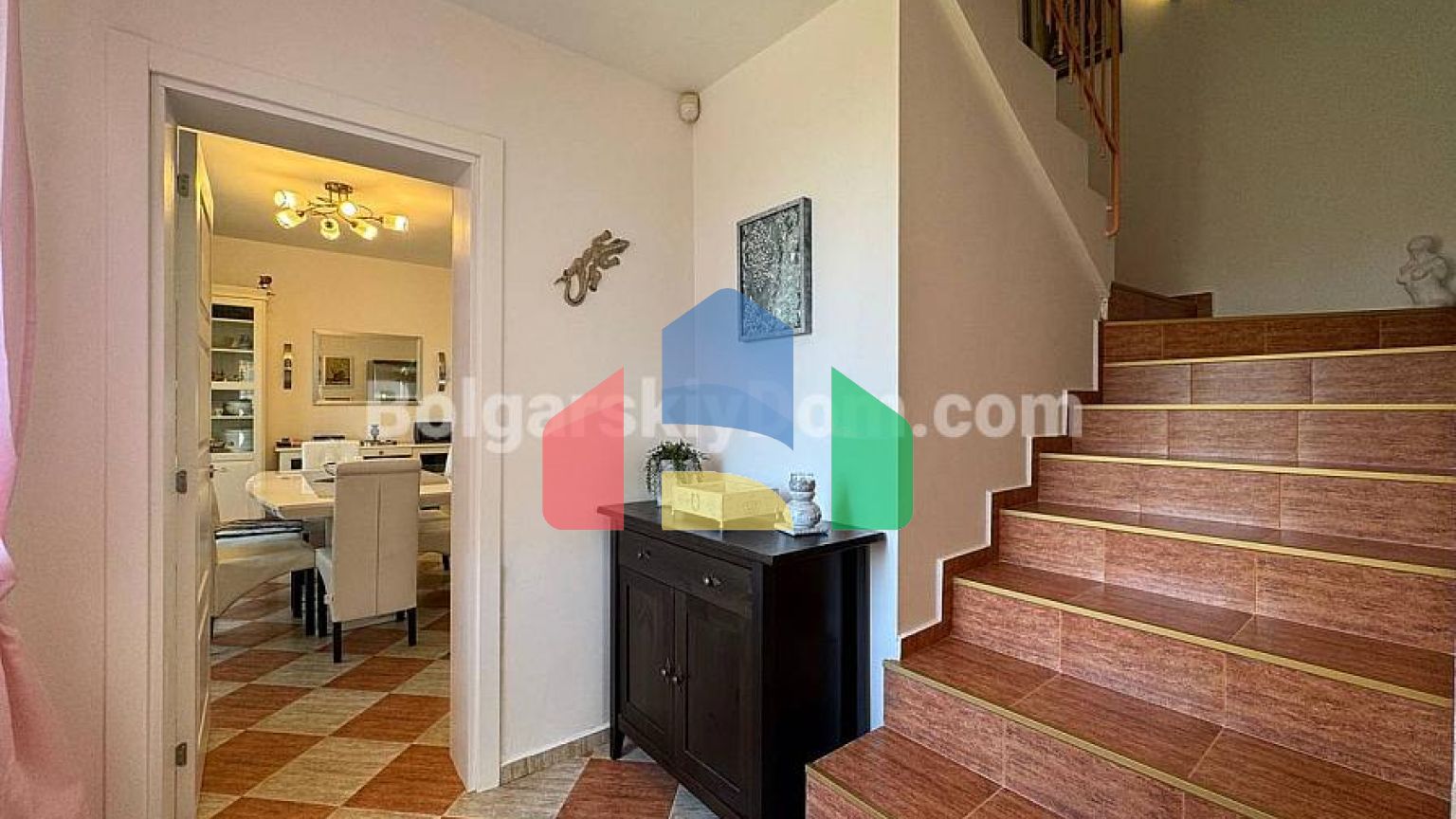 Двухэтажный дом в Кошарица