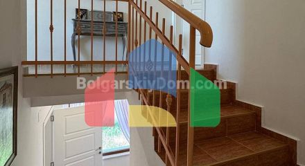 Двухэтажный дом в Кошарица