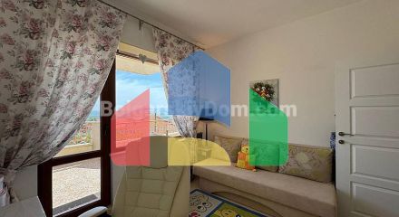 Двухэтажный дом в Кошарица