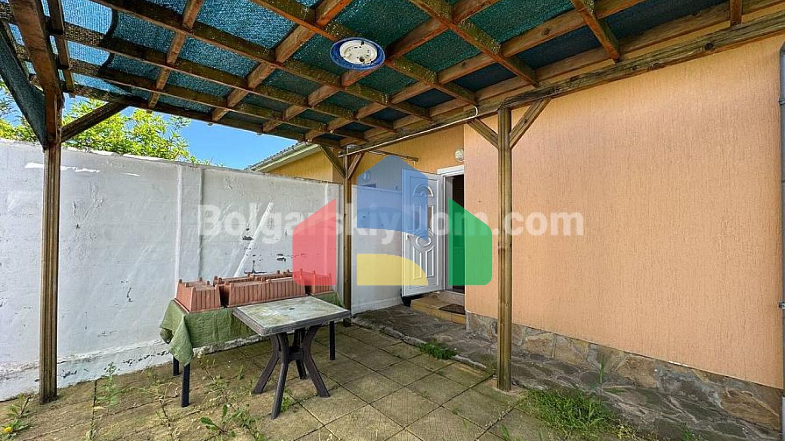 Двухэтажный дом в Кошарица