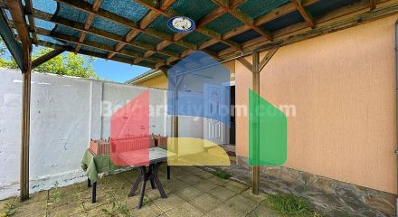 Двухэтажный дом в Кошарица