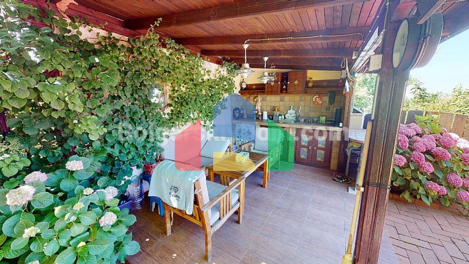 Дом в Кошарице