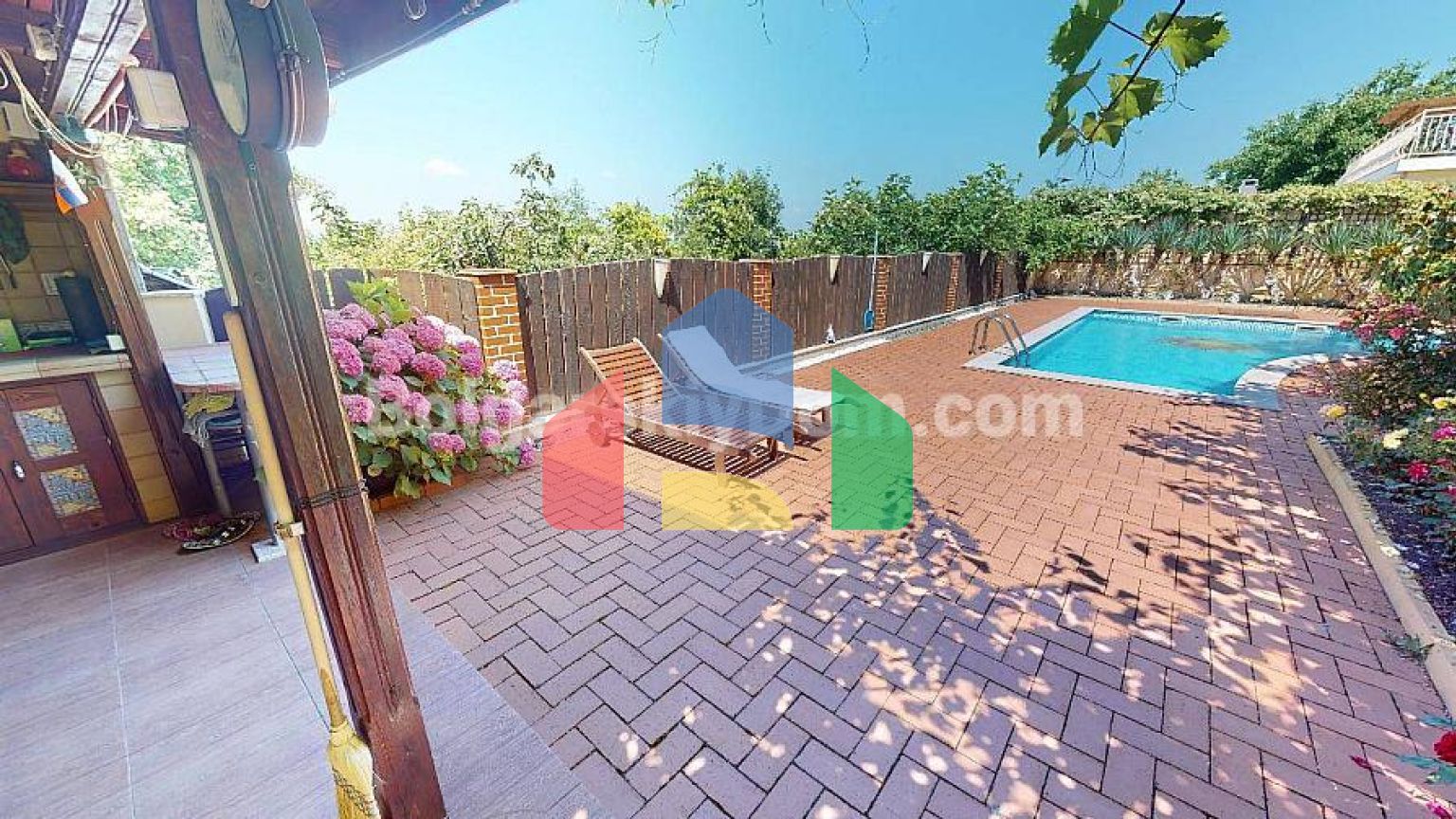 Дом в Кошарице