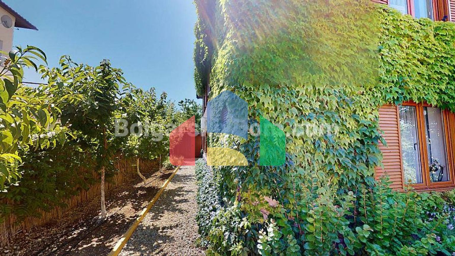 Дом в Кошарице