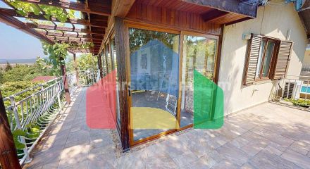 Дом в Кошарице