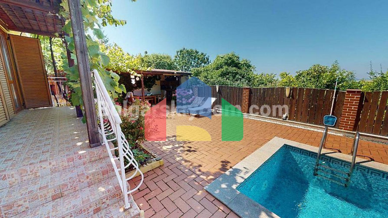 Дом в Кошарице