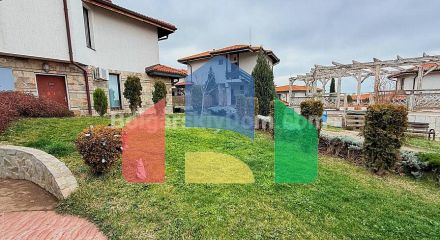 Трикімнатна квартира в Бей В'ю Віллас