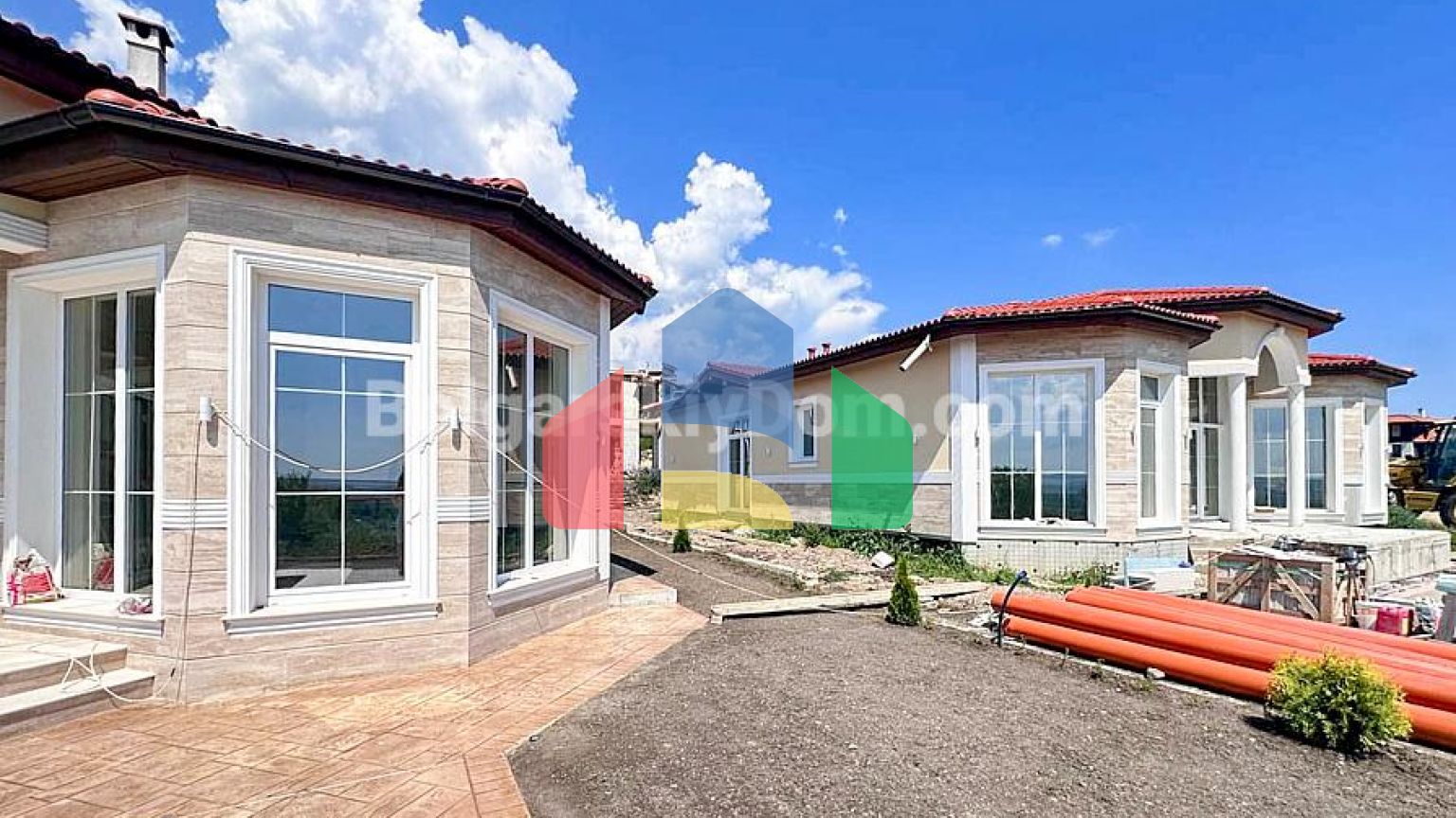 Таунхаусы и виллы в элитном комплексе