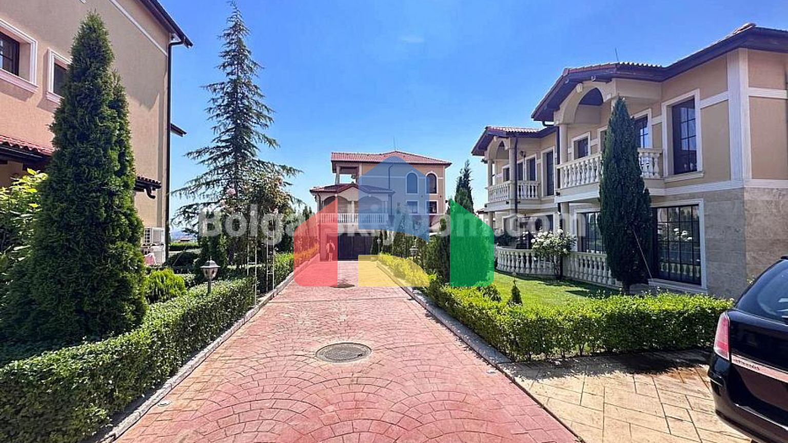 Таунхаусы и виллы в элитном комплексе