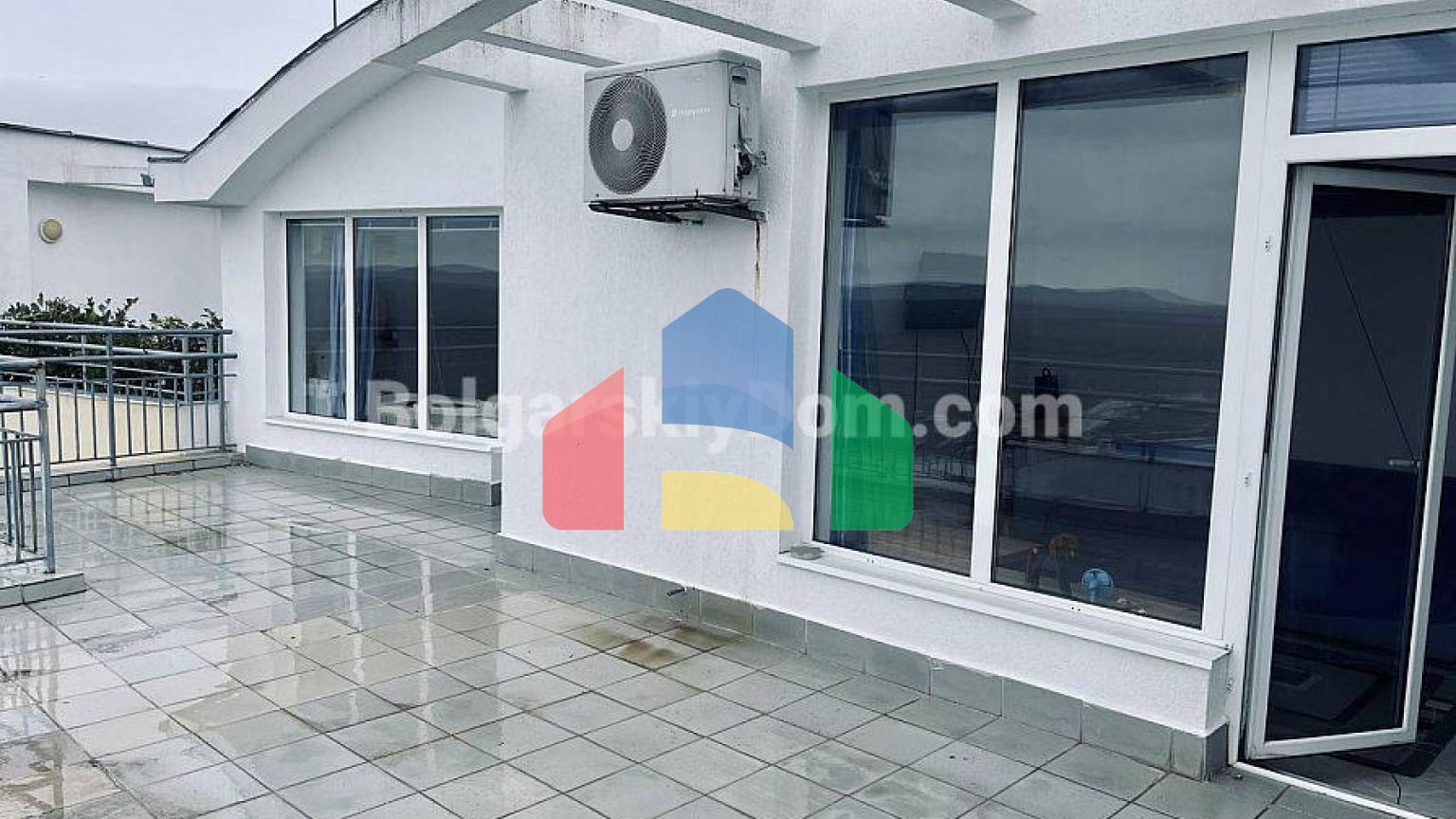 Двокімнатна квартира в Сансет Кошариця