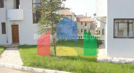 Дом в Алмонд Хилл Виллас
