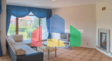 Будинок в Алмонд Хілл Віллас