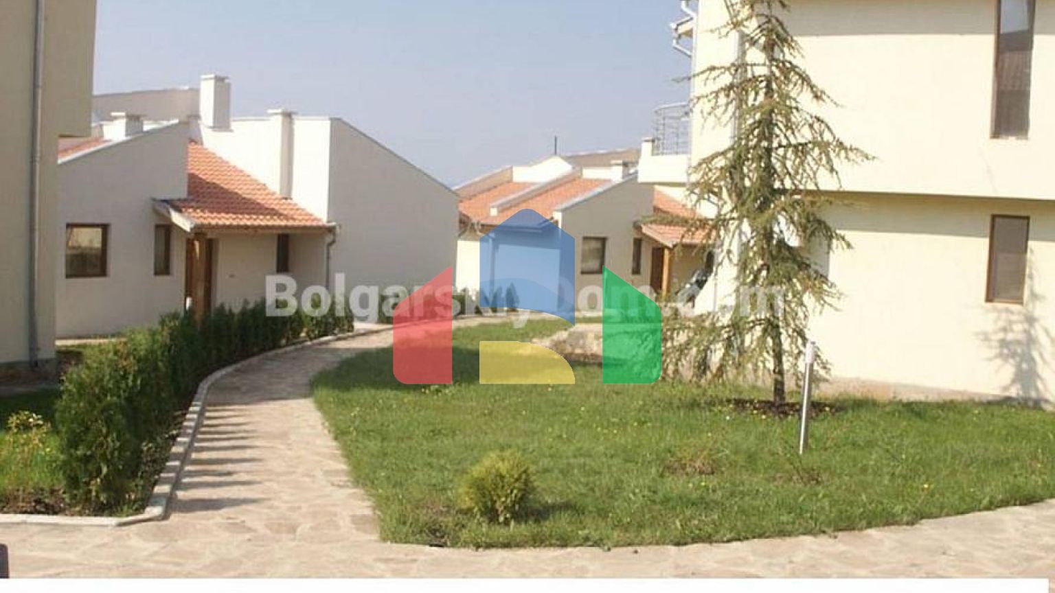 Будинок в Алмонд Хілл Віллас