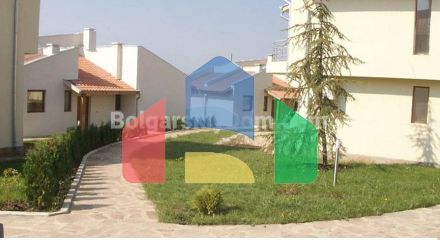 Будинок в Алмонд Хілл Віллас