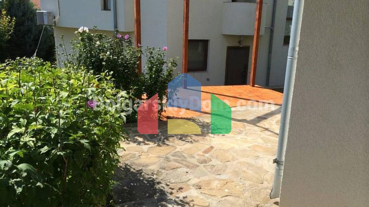 Будинок в Алмонд Хілл Віллас